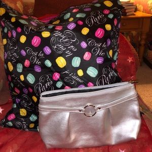 Lancôme reversible tote with cosmetic bag